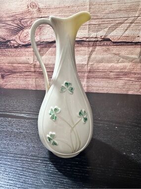 Belleek Archive Collection China 7-1/4" Typha Spill Vase